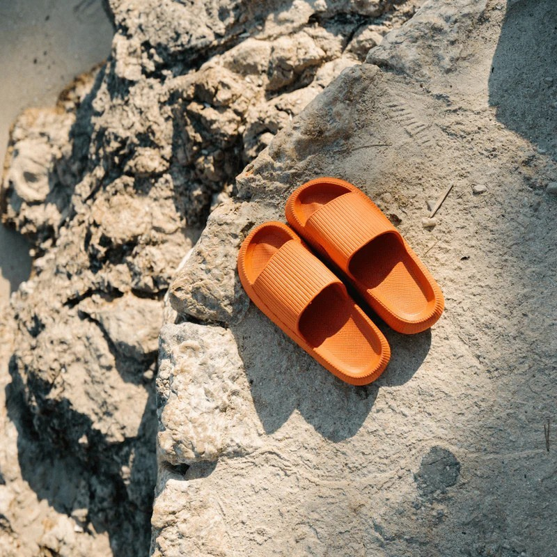sandales pour homme et femme couleur orange